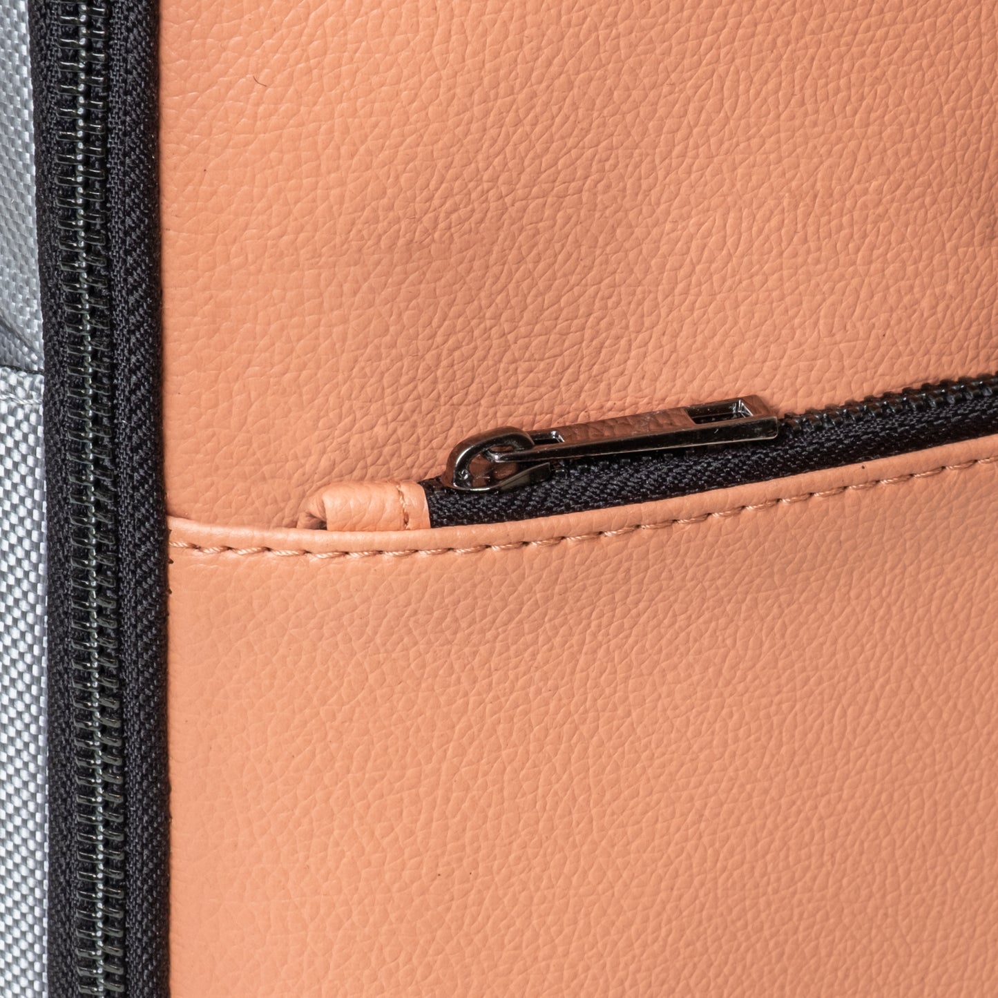 ATOM NEW YORK VOYAGE BACKPACK - Peach